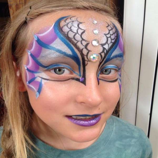 Queens of Paint, kids party entertainer