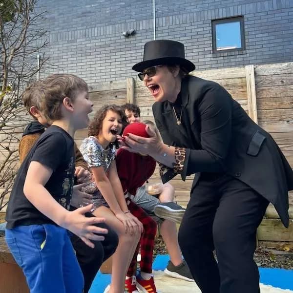 Didi Maxx, kids party entertainer